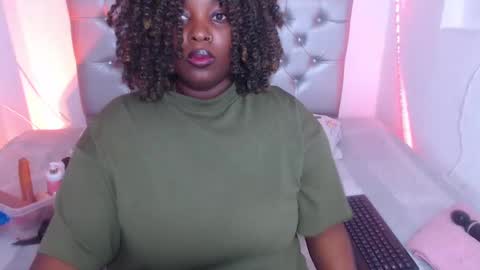Snapshot of ebony_neighbormoans chatting on October 17, 2025, 3:31 am LINA  online show from October 17, 2025, 3:31 am