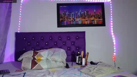 LINA  online show from April 25, 2026, 3:53 am