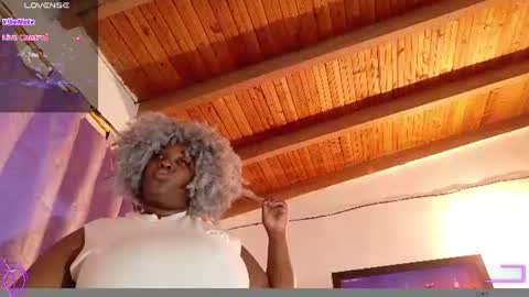 LINA  online show from June 17, 2026, 3:09 am