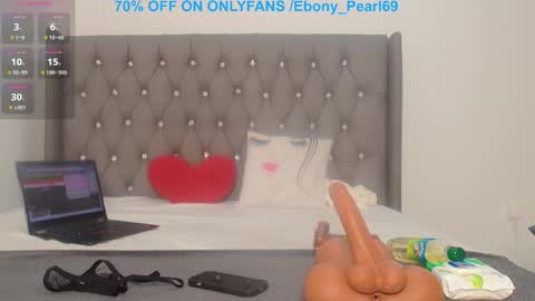 ebony_pearl69 online show from November 28, 2025, 4:37 am