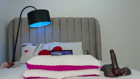 ebony_pearl69 online show from August 6, 2026, 6:59 am