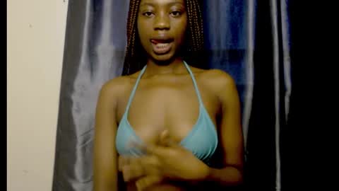 Snapshot of ebony_petitequeen chatting on October 18, 2025, 9:54 am Ella online show from October 18, 2025, 9:54 am