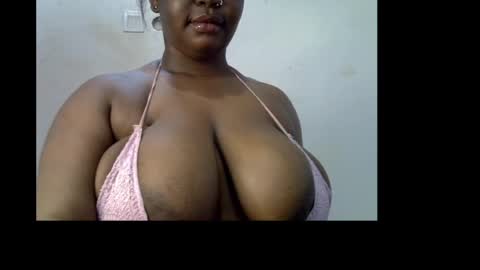 Snapshot of ebony_plumx12 chatting on April 26, 2026, 7:28 am Prisy online show from April 26, 2026, 7:28 am