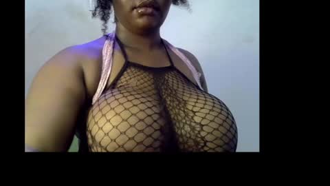 Snapshot of ebony_plumx12 chatting on April 26, 2026, 7:33 pm Prisy online show from April 26, 2026, 7:33 pm