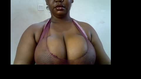 Snapshot of ebony_plumx12 chatting on April 29, 2026, 8:07 am Prisy online show from April 29, 2026, 8:07 am