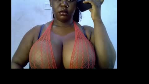 Snapshot of ebony_plumx12 chatting on May 5, 2026, 8:00 am Prisy online show from May 5, 2026, 8:00 am