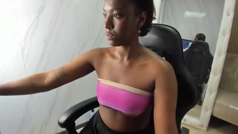 Snapshot of ebony_rose_tf chatting on September 17, 2025, 10:55 pm ebony_rose_tf online show from September 17, 2025, 10:55 pm