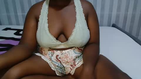 Snapshot of ebony_sabrina chatting on February 9, 2025, 6:58 pm Sabrina online show from February 9, 2025, 6:58 pm