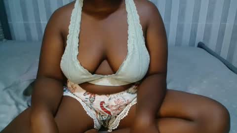 Snapshot of ebony_sabrina chatting on March 4, 2025, 3:26 pm Sabrina online show from March 4, 2025, 3:26 pm