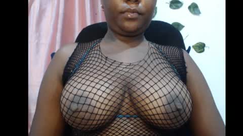 Snapshot of ebony_sexy_queen chatting on October 2, 2025, 5:47 am Racheal online show from October 2, 2025, 5:47 am