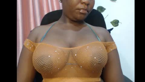 Snapshot of ebony_sexy_queen chatting on October 6, 2025, 4:54 am Racheal online show from October 6, 2025, 4:54 am