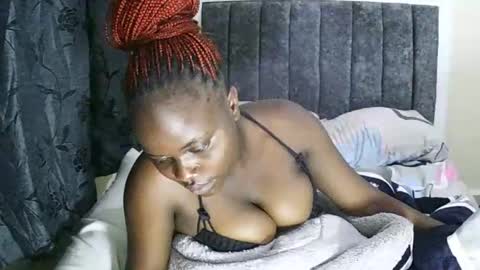 Snapshot of ebony_tasha chatting on January 31, 2025, 8:33 pm tasha online show from January 31, 2025, 8:33 pm