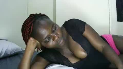 Snapshot of ebony_tasha chatting on February 13, 2025, 6:05 pm tasha online show from February 13, 2025, 6:05 pm