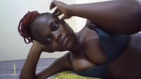 Snapshot of ebony_tasha chatting on February 17, 2025, 8:47 pm tasha online show from February 17, 2025, 8:47 pm