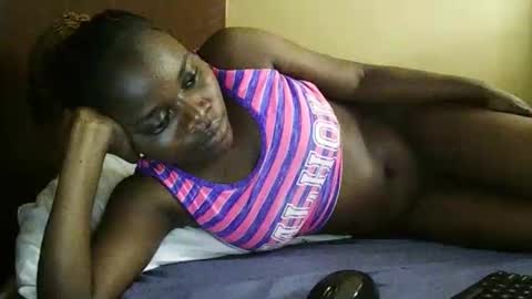 Snapshot of ebony_tasha chatting on March 5, 2025, 8:54 am tasha online show from March 5, 2025, 8:54 am