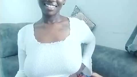 Snapshot of ebonycandymelani chatting on January 28, 2025, 9:51 am Ebony Melanie online show from January 28, 2025, 9:51 am