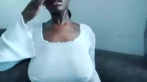 Snapshot of ebonycandymelani chatting on February 8, 2025, 11:55 am Ebony Melanie online show from February 8, 2025, 11:55 am