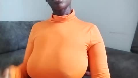 Snapshot of ebonycandymelani chatting on February 16, 2025, 1:27 pm Ebony Melanie online show from February 16, 2025, 1:27 pm