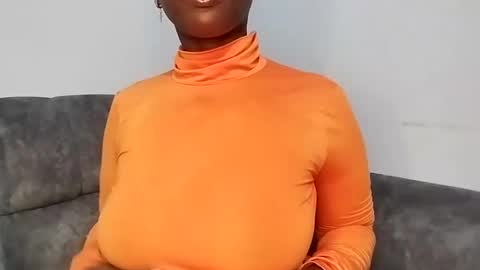 Snapshot of ebonycandymelani chatting on February 16, 2025, 10:32 pm Ebony Melanie online show from February 16, 2025, 10:32 pm