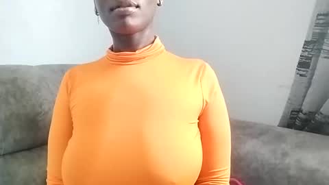 Snapshot of ebonycandymelani chatting on February 18, 2025, 10:27 am Ebony Melanie online show from February 18, 2025, 10:27 am