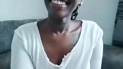 Snapshot of ebonycandymelani chatting on March 4, 2025, 1:49 pm Ebony Melanie online show from March 4, 2025, 1:49 pm