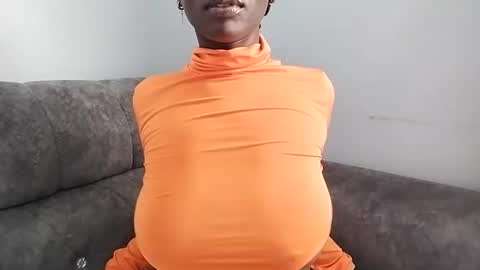 Snapshot of ebonycandymelani chatting on March 5, 2025, 4:56 am Ebony Melanie online show from March 5, 2025, 4:56 am