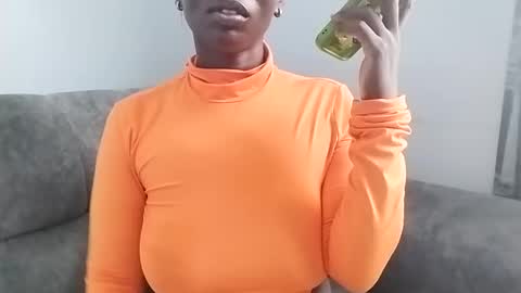 Snapshot of ebonycandymelani chatting on March 10, 2025, 11:21 am Ebony Melanie online show from March 10, 2025, 11:21 am