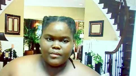 ebonyhotbuns4u2luv online show from February 5, 2025, 12:38 pm