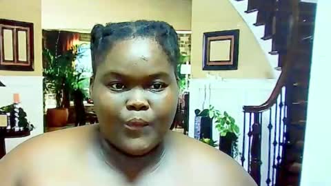 ebonyhotbuns4u2luv online show from February 5, 2025, 6:48 pm