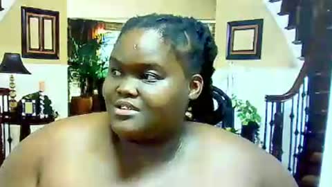 ebonyhotbuns4u2luv online show from February 6, 2025, 1:21 pm