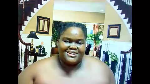 ebonyhotbuns4u2luv online show from February 14, 2025, 6:29 pm