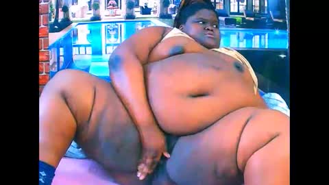 ebonyhotbuns4u2luv online show from April 29, 2026, 6:50 am