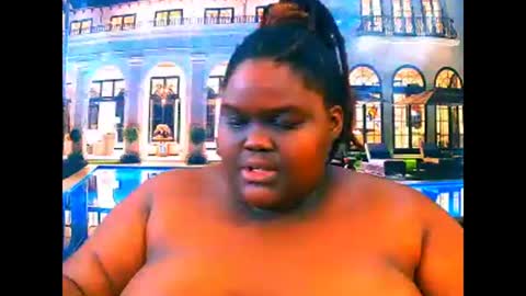 ebonyhotbuns4u2luv online show from May 1, 2026, 9:14 am