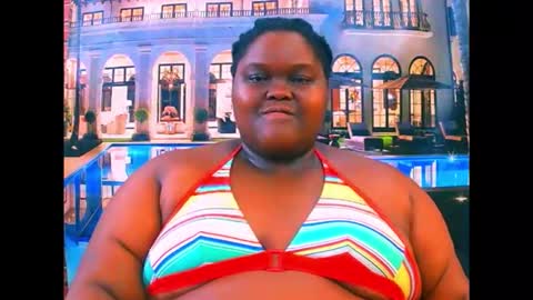 ebonyhotbuns4u2luv online show from May 5, 2026, 6:49 pm