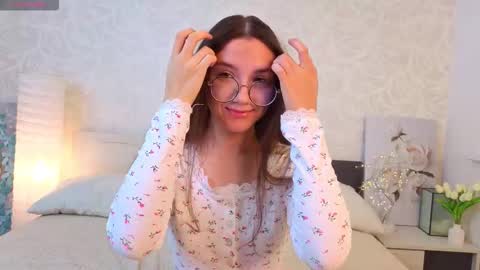 Snapshot of ebonyleibenstein chatting on October 21, 2025, 3:18 am Milly online show from October 21, 2025, 3:18 am