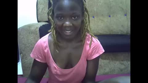 ebonyliliana online show from December 14, 2024, 2:01 am