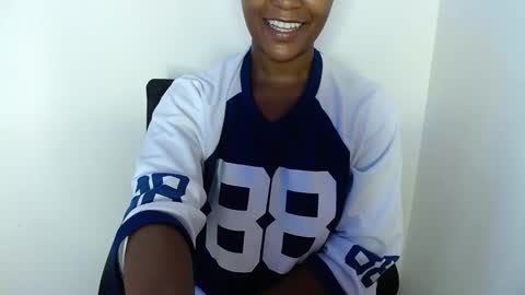 ebonylolo online show from February 18, 2025, 6:15 pm