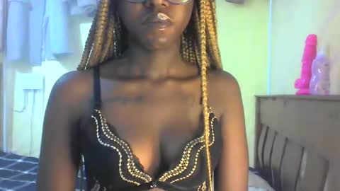 Ebonymuse2 online show from April 30, 2026, 7:25 am
