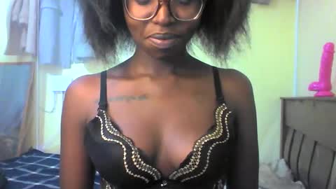 Ebonymuse2 online show from May 10, 2026, 6:24 pm