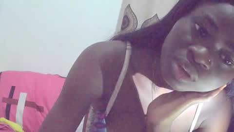 Snapshot of ebonypetiti chatting on September 30, 2025, 10:15 pm queen online show from September 30, 2025, 10:15 pm