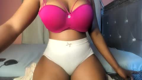 ebonysmiles00 online show from May 10, 2026, 11:04 am