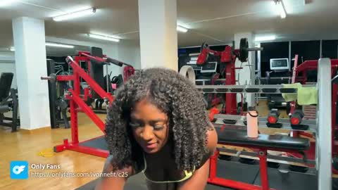 Hello ur muscle mommy Ivonne 3 online show from January 27, 2025, 1:05 am