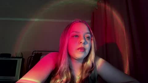 April online show from January 12, 2026, 9:20 pm