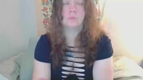 Snapshot of echosol17 chatting on April 21, 2026, 4:45 pm Weird Echo online show from April 21, 2026, 4:45 pm