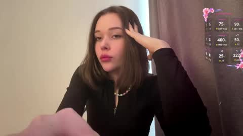 Mia online show from April 13, 2026, 10:10 am