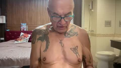 Snapshot of eddelmar chatting on April 18, 2026, 9:13 am eddelmar online show from April 18, 2026, 9:13 am
