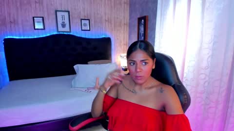 Snapshot of edelaine_rogers chatting on January 14, 2025, 11:27 pm ede online show from January 14, 2025, 11:27 pm