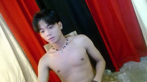 edelcum_xx online show from February 12, 2025, 7:24 pm