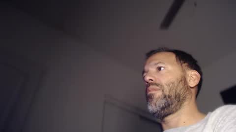 Snapshot of edge_masters chatting on December 17, 2025, 1:00 am EdgeM online show from December 17, 2025, 1:00 am