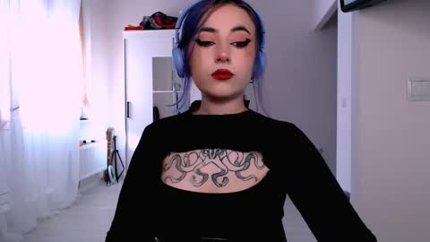 Snapshot of ediefris chatting on October 3, 2025, 6:54 am fickle demon made of clumps of matter online show from October 3, 2025, 6:54 am